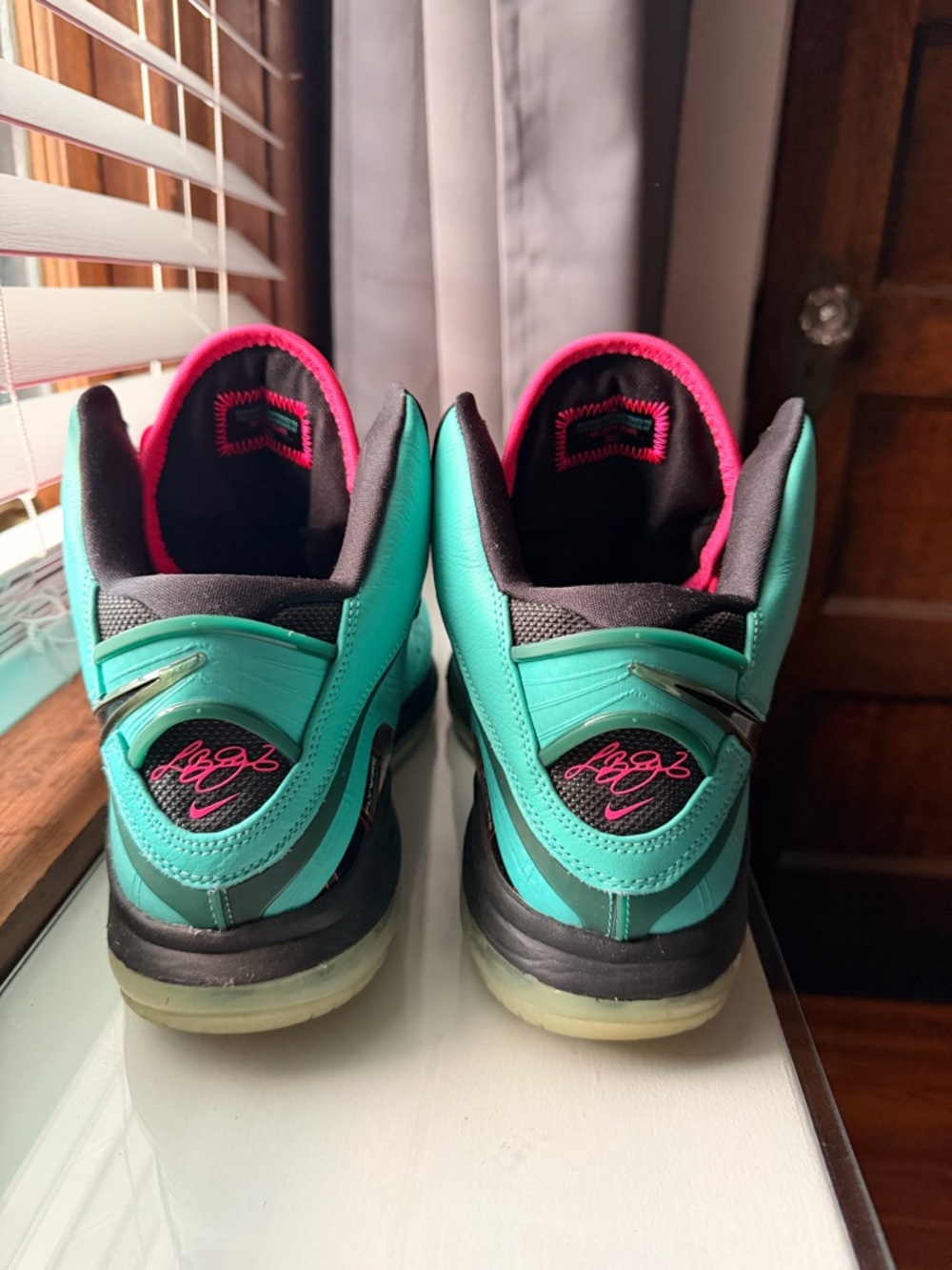 Nike LeBron 8 South Beach Basketball Sneakers - Picture 2 of 8